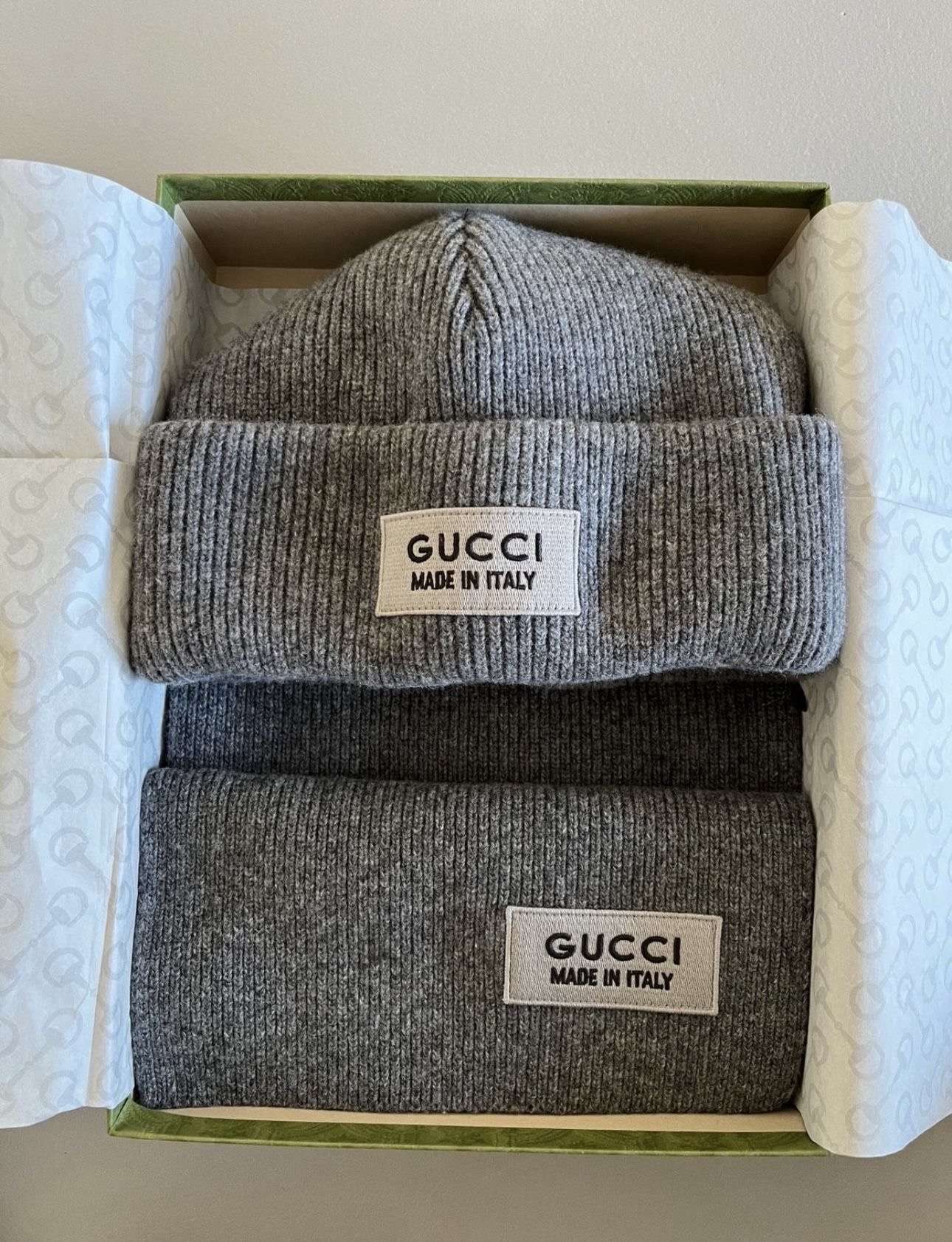 Gucci set- čiapka a šál