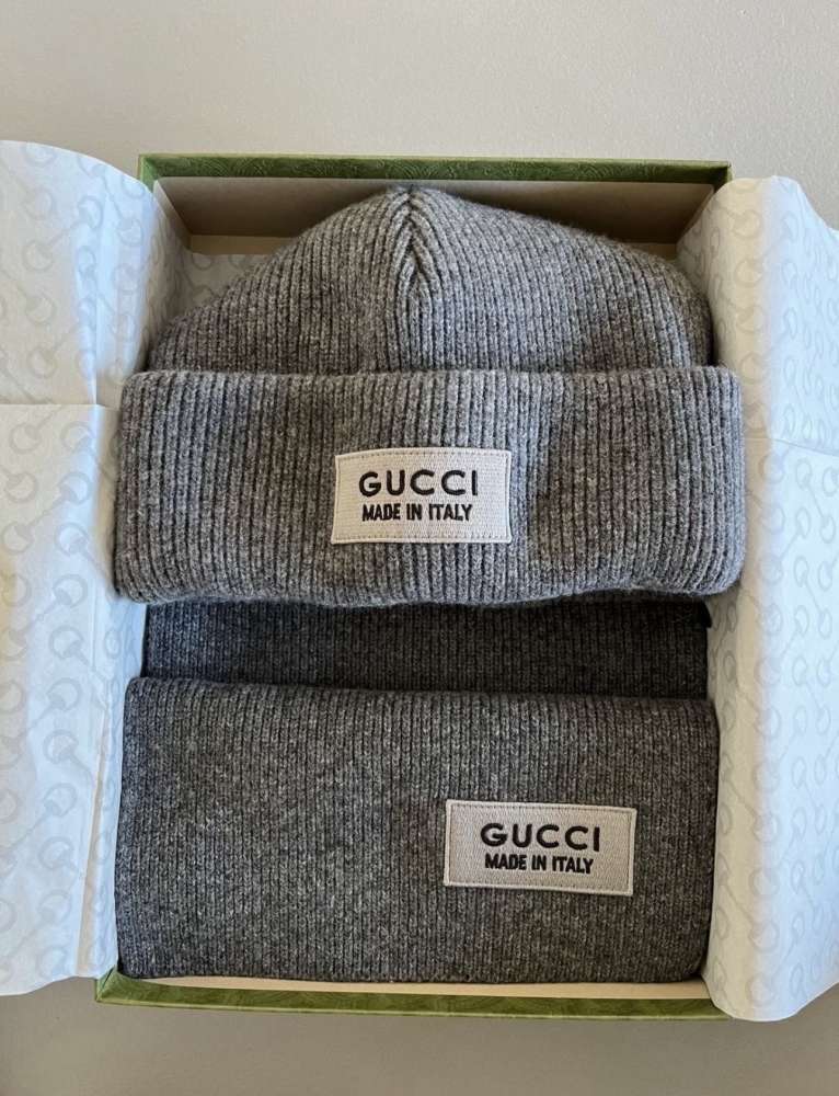 Gucci set- čiapka a šál