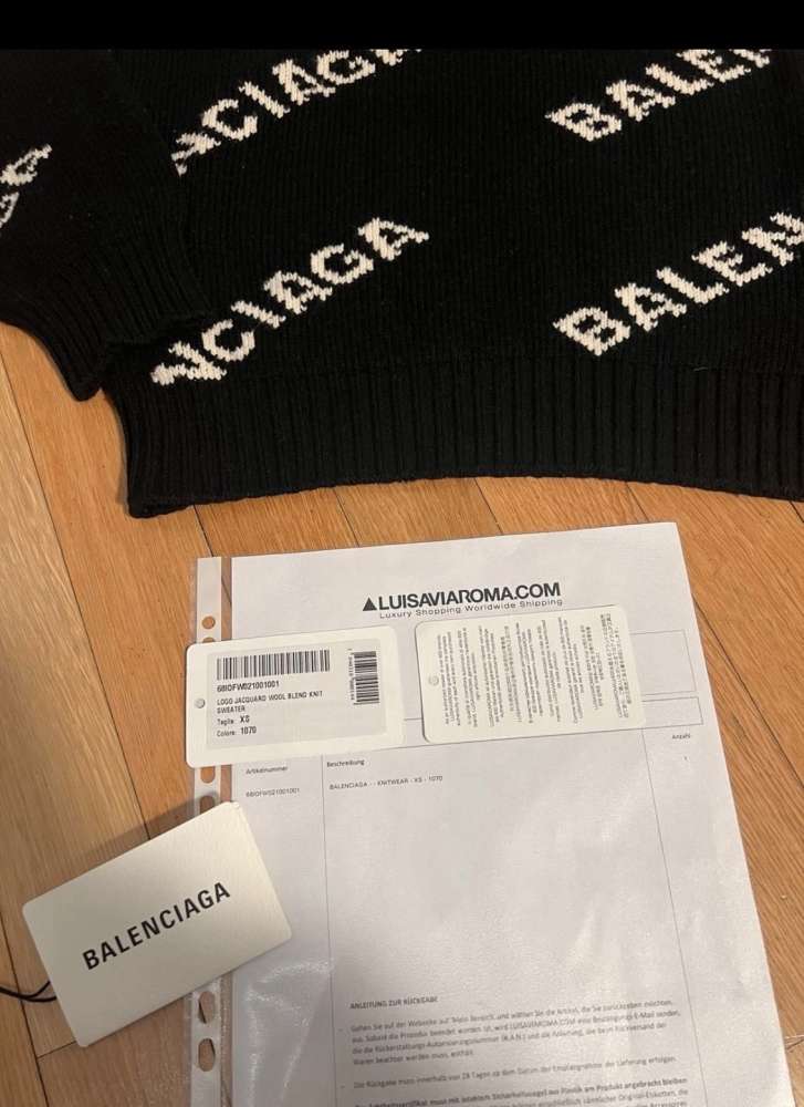 Balenciaga sveter