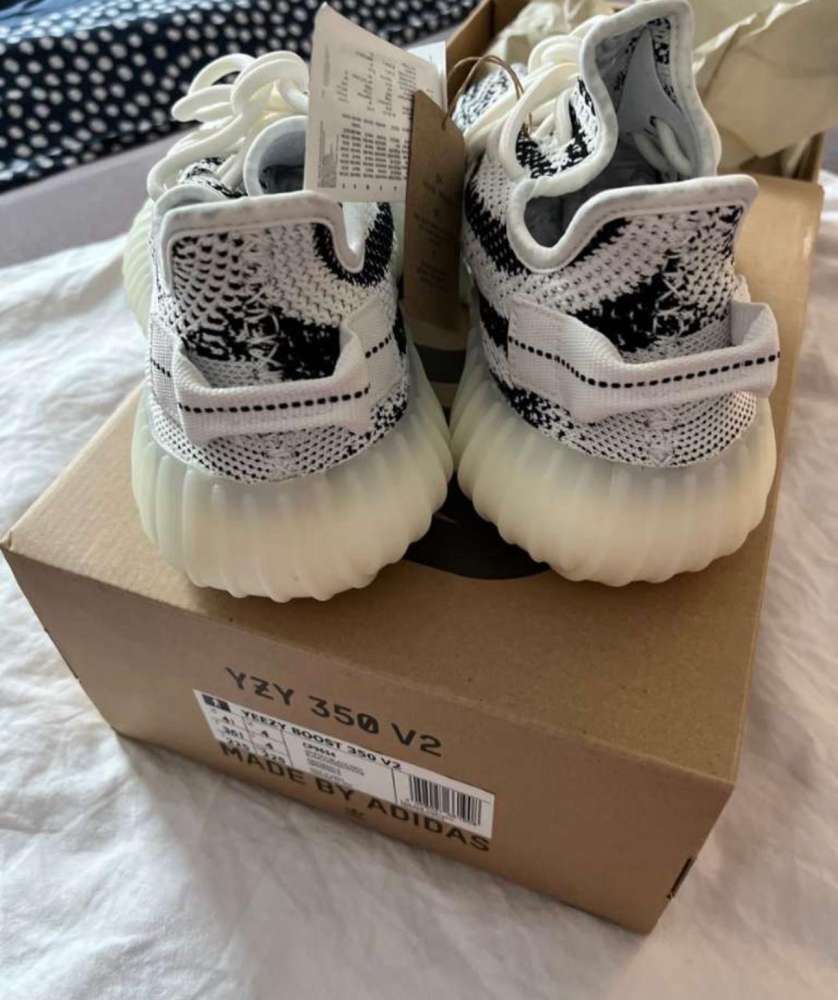 Adidas Yeezy zebra 350