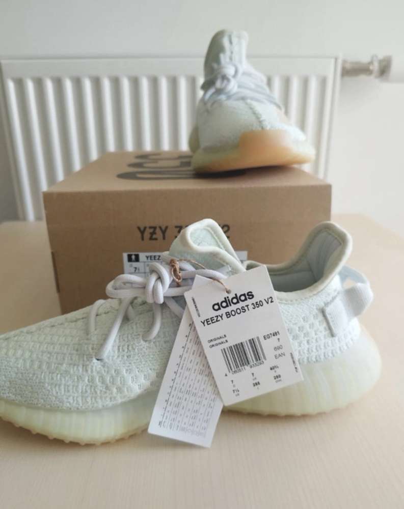Adidas Yeezy 350 hyperspace