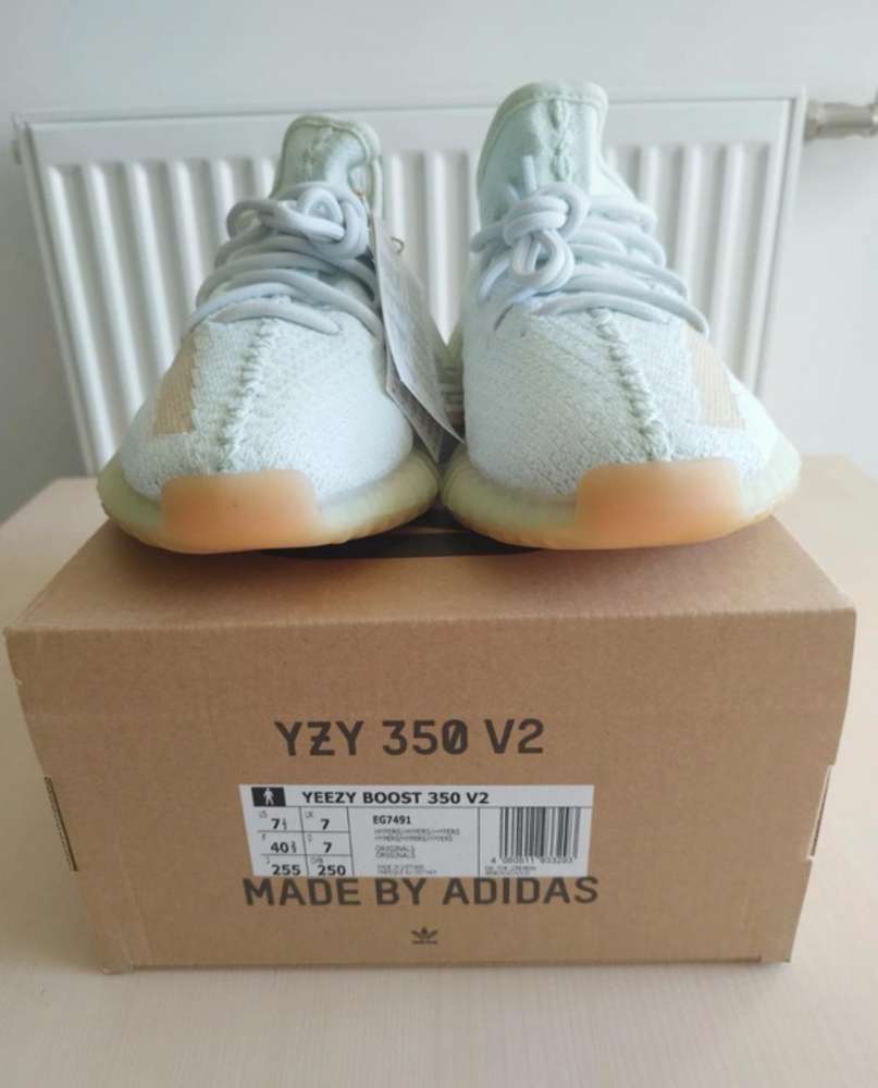 Adidas Yeezy 350 hyperspace