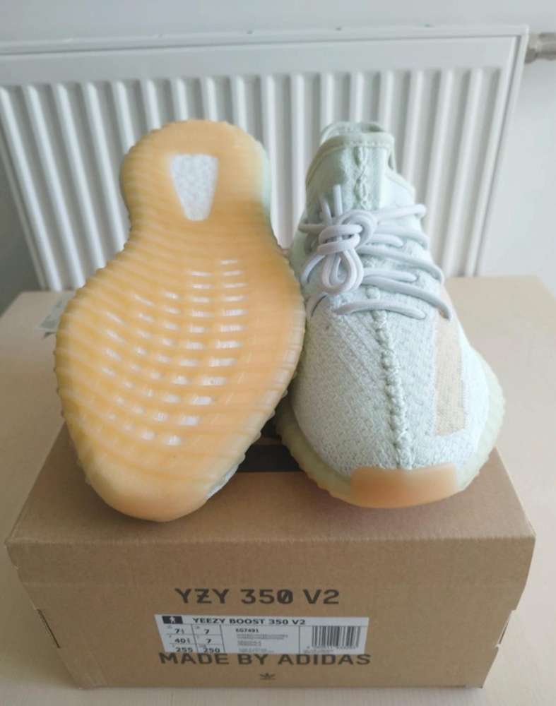 Adidas Yeezy 350 hyperspace