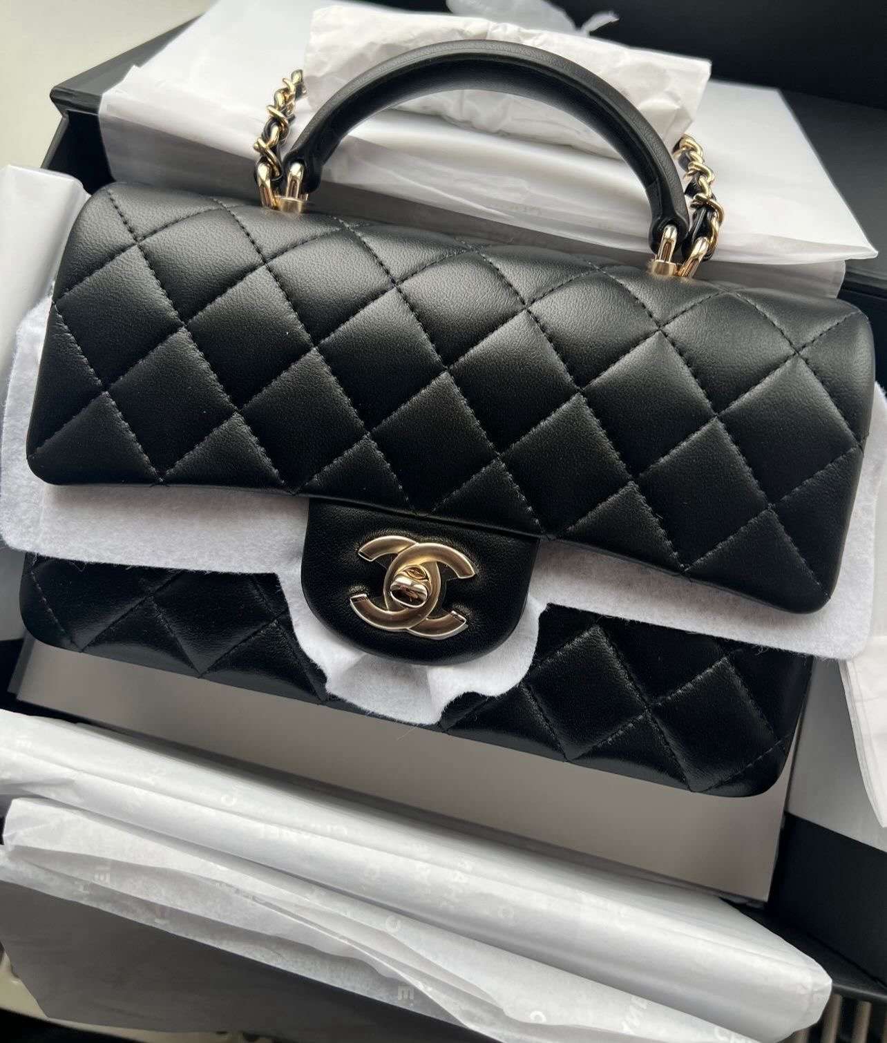 Chanel classic handle bag