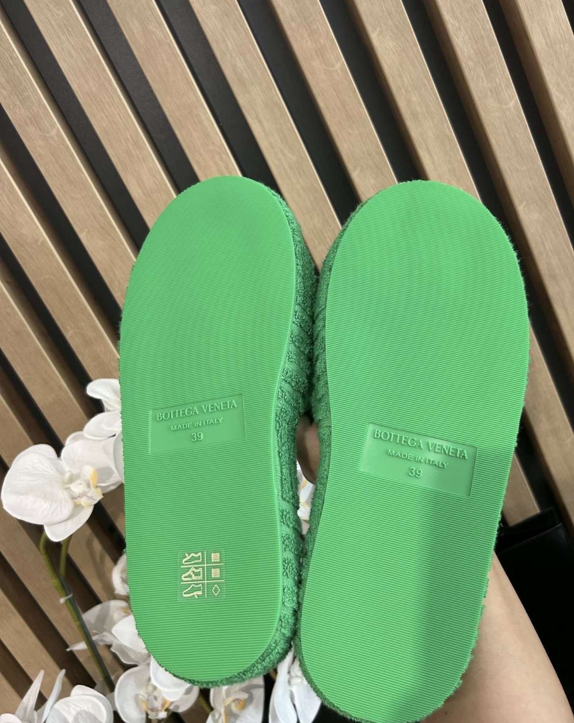 Bottega Veneta šľapky