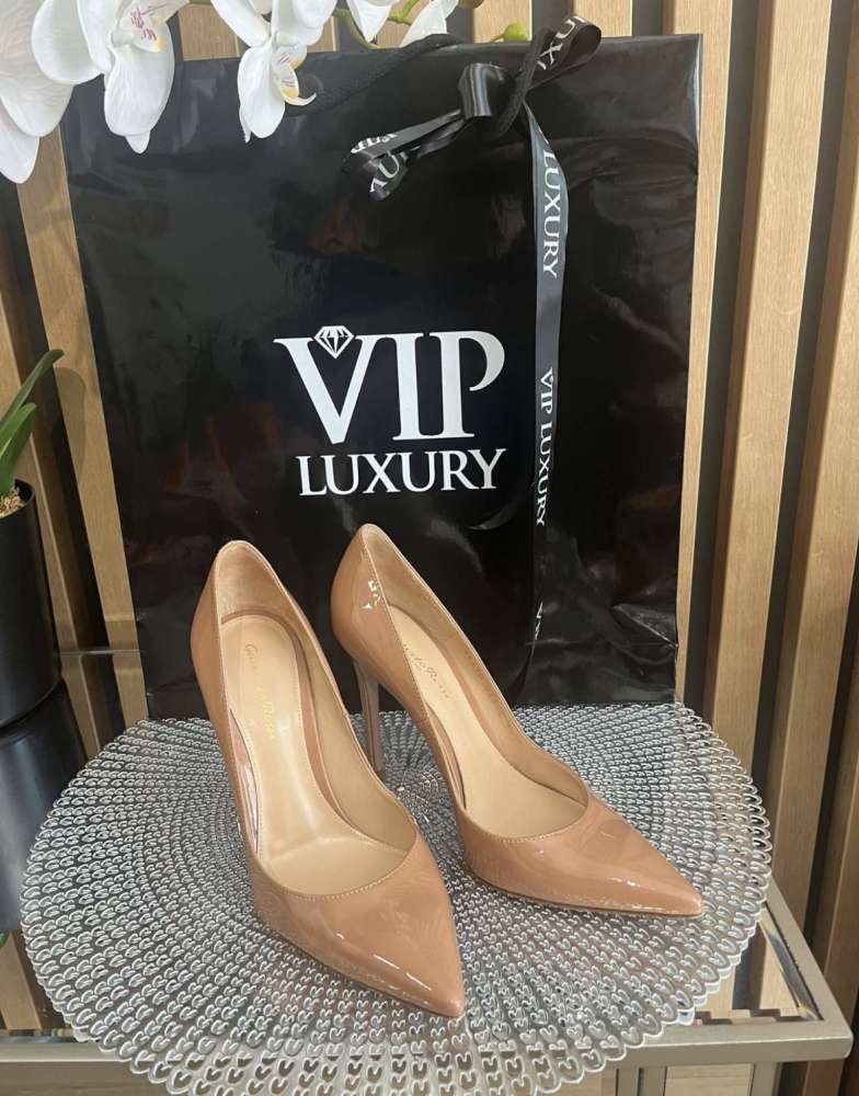 Gianvito Rossi lodičky