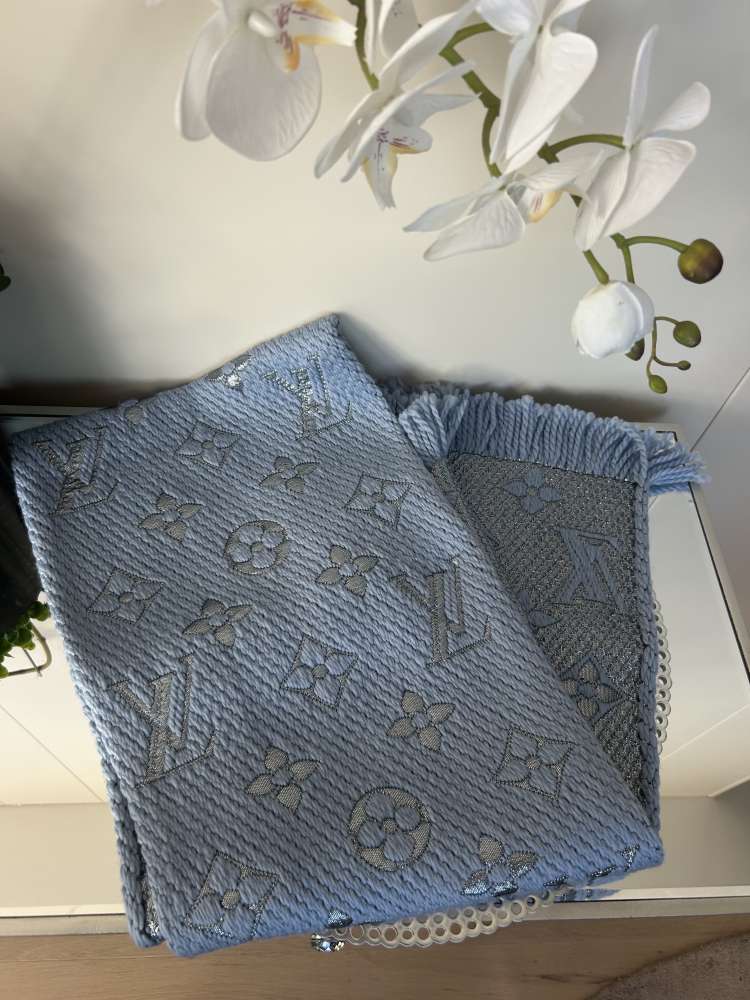Louis Vuitton šál