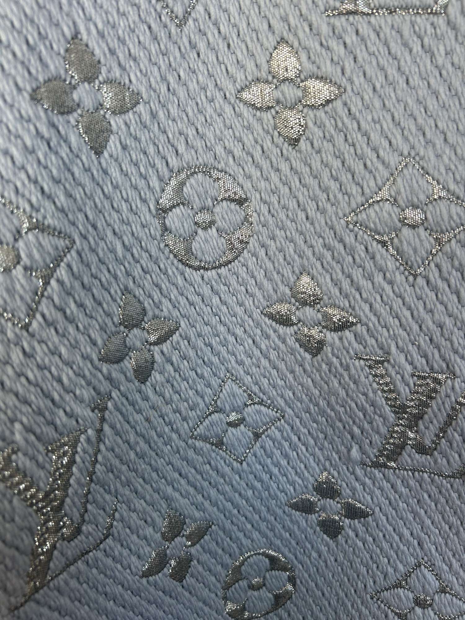 Louis Vuitton šál