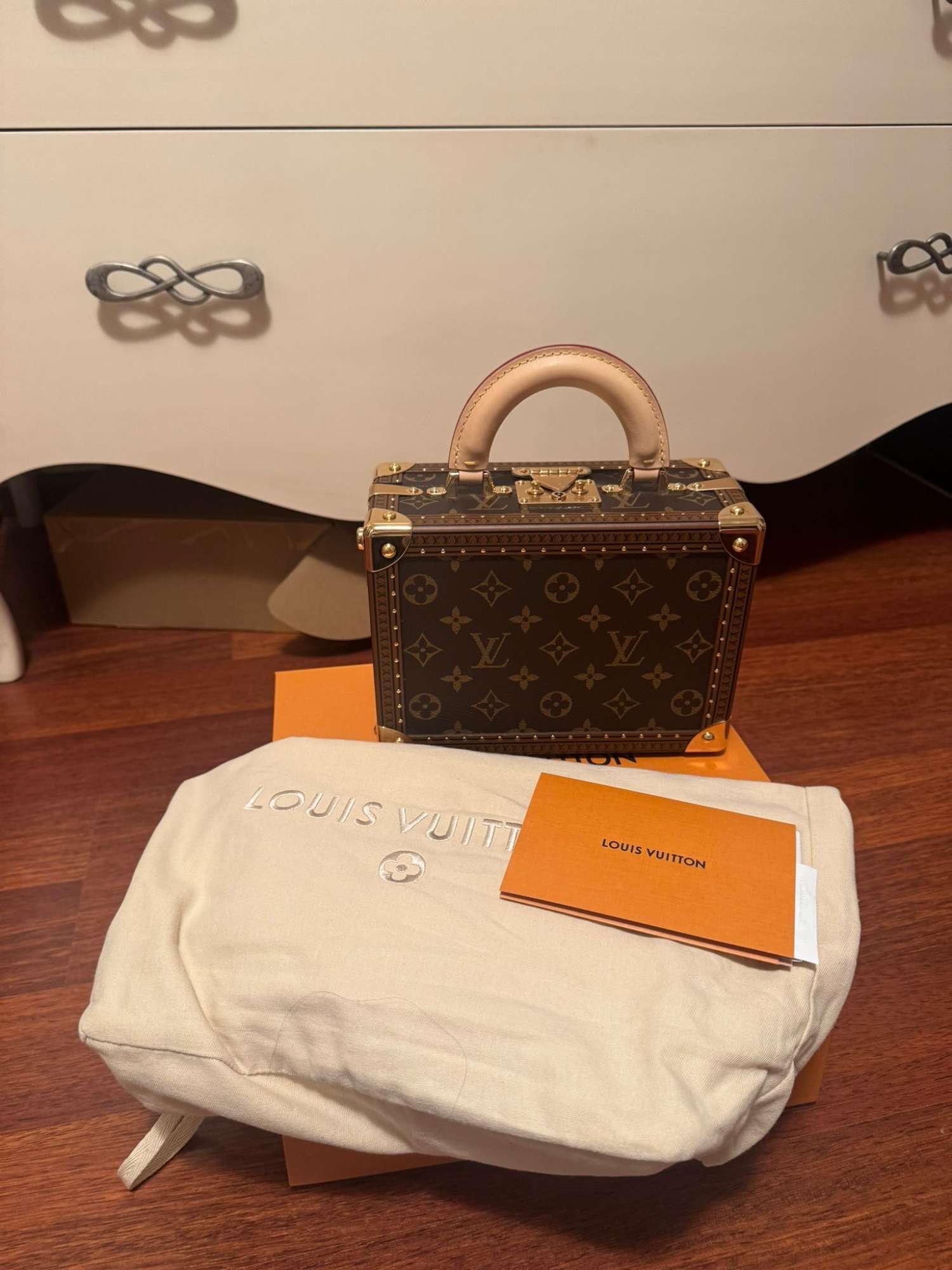 Louis Vuitton kufrík