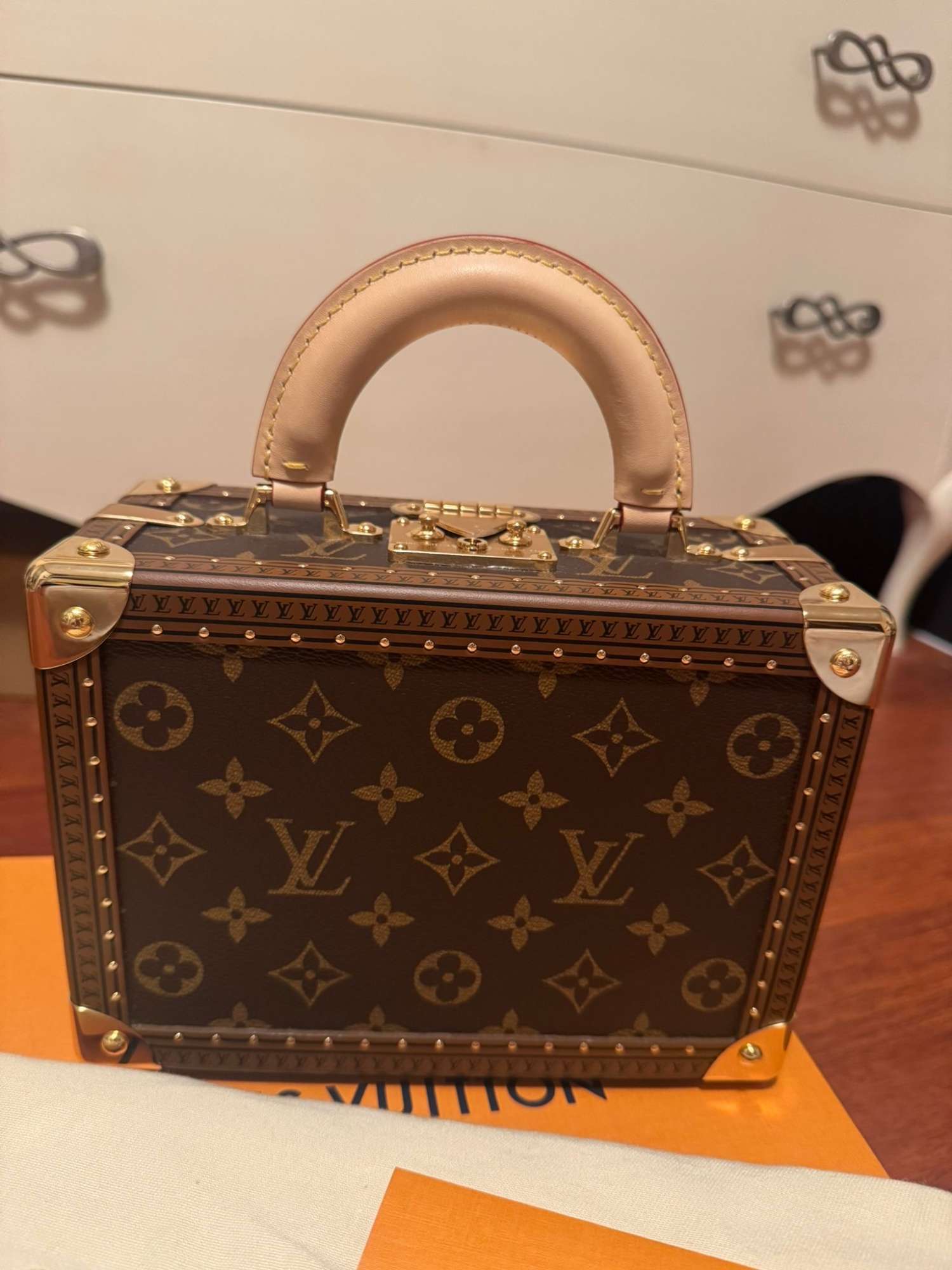 Louis Vuitton kufrík