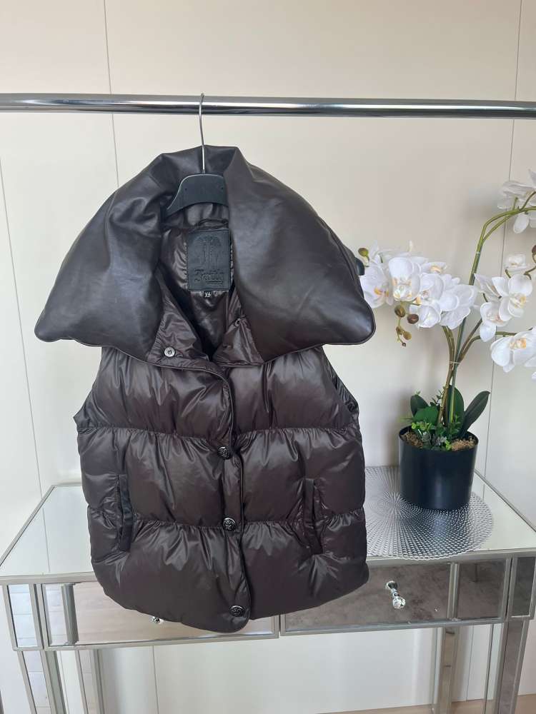 Prešilvaná vesta Faith