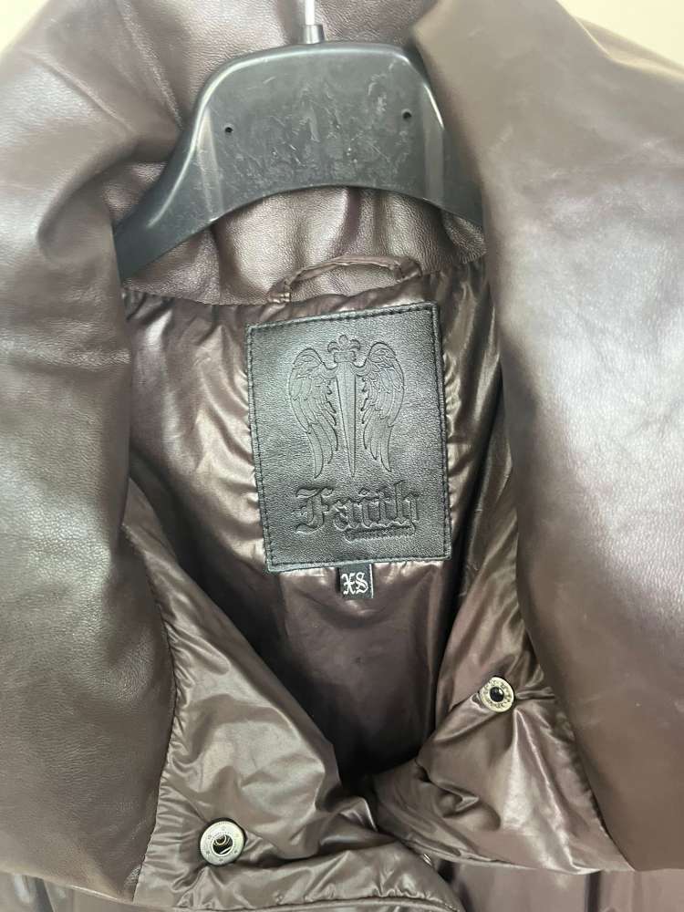 Prešilvaná vesta Faith