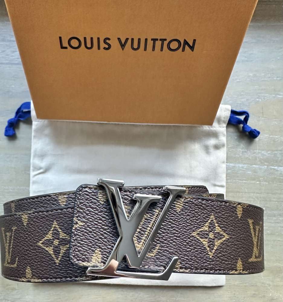 Nový opasok Louis Vuitton model Initiales strieborný s dvojitým zadným dielom 100