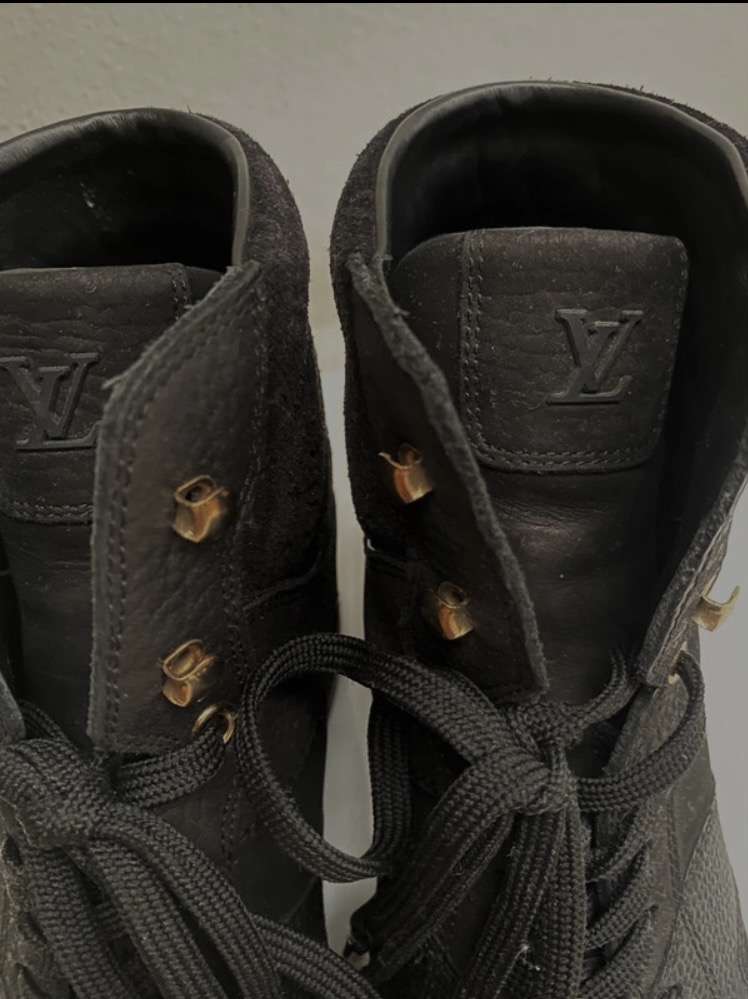 Lv Cliff Top black sneakers