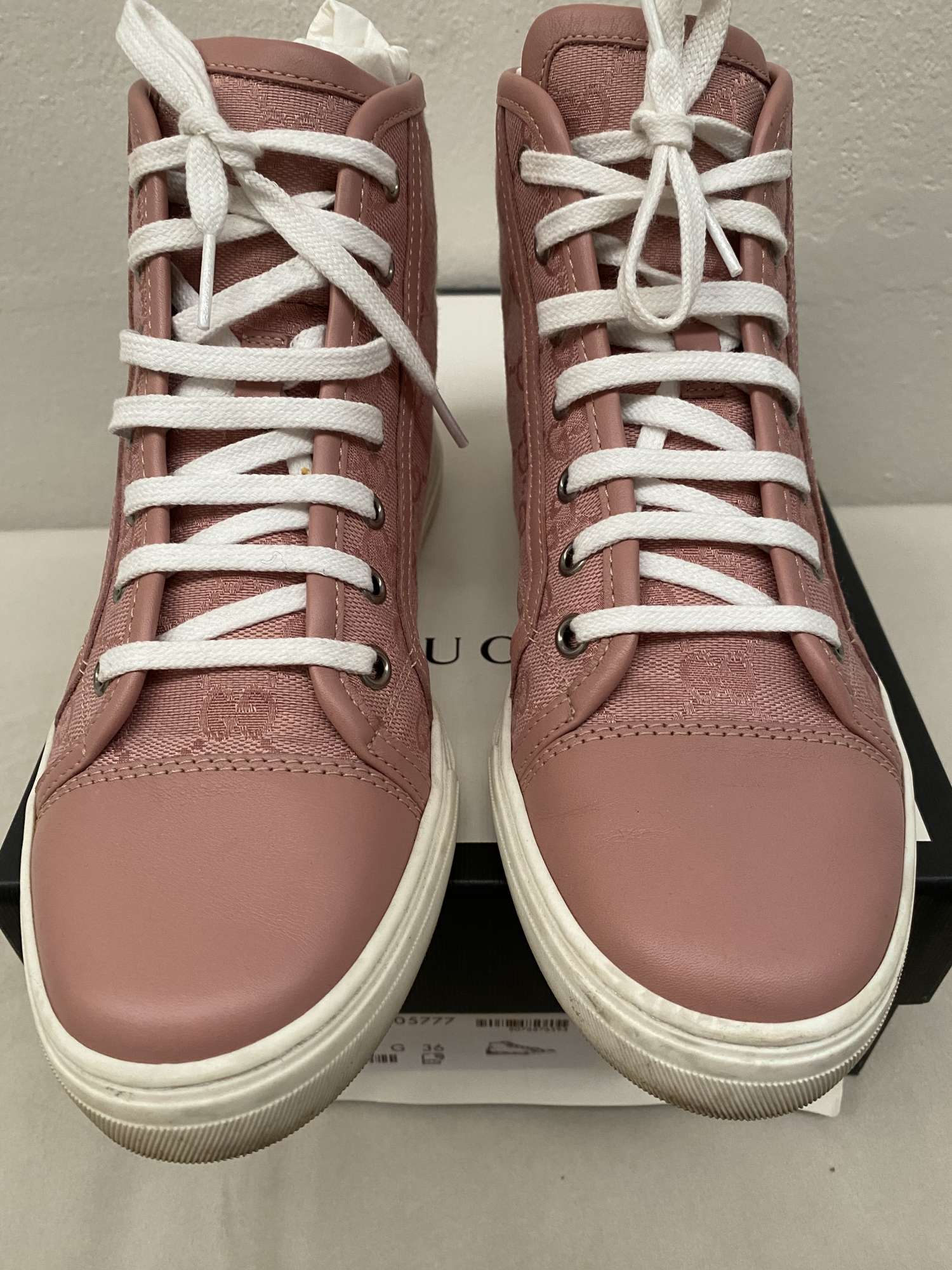 Gucci soft pink
