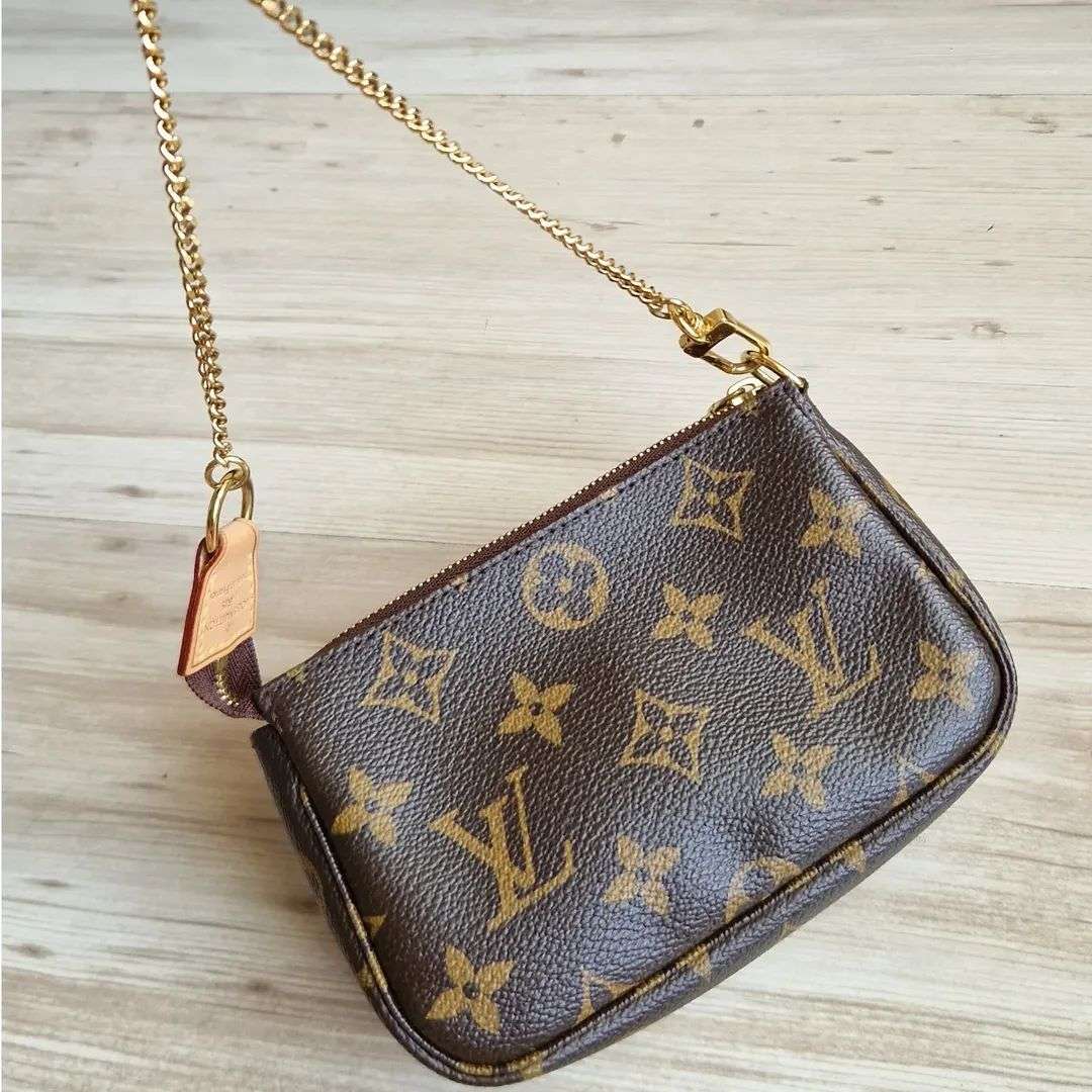 Louis Vuitton Mini Pochette