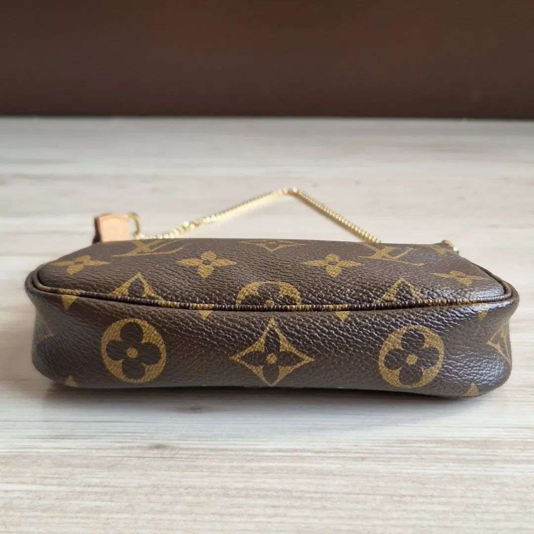 Louis Vuitton Mini Pochette