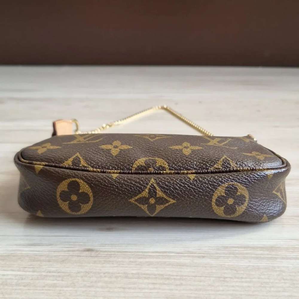 Louis Vuitton Mini Pochette