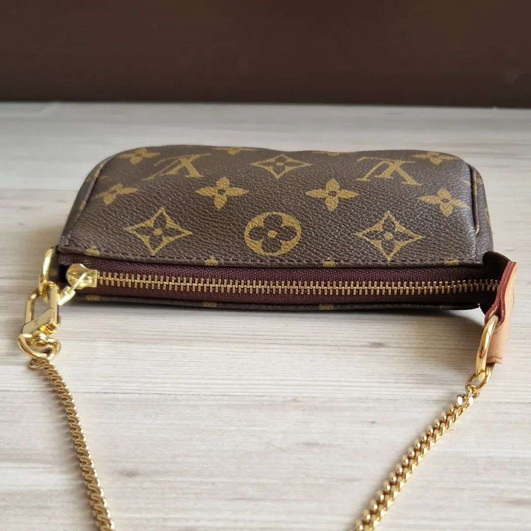 Louis Vuitton Mini Pochette