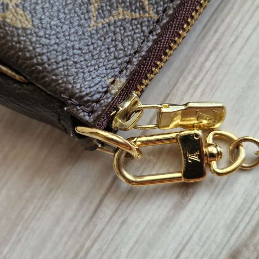 Louis Vuitton Mini Pochette