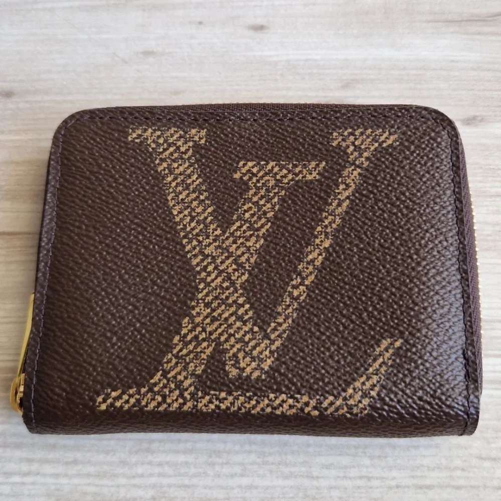Louis Vuitton Zippy Coin