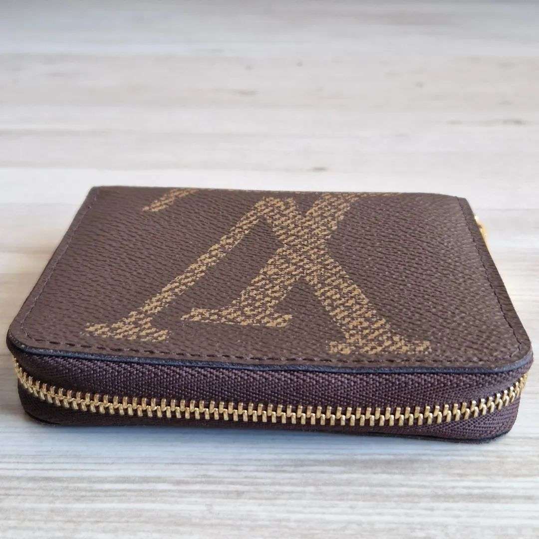 Louis Vuitton Zippy Coin