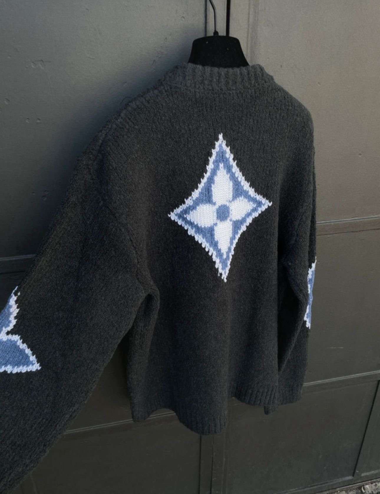 Louis Vuitton sveter