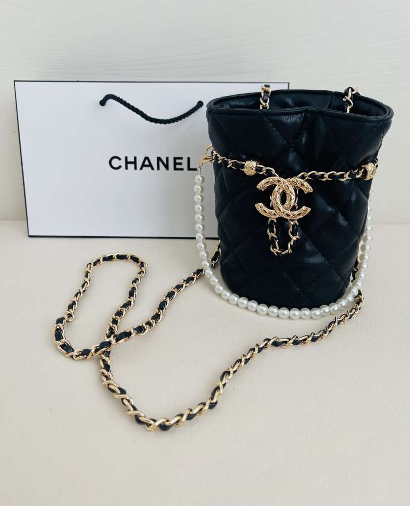 CHANEL BEAUTY KABELKA