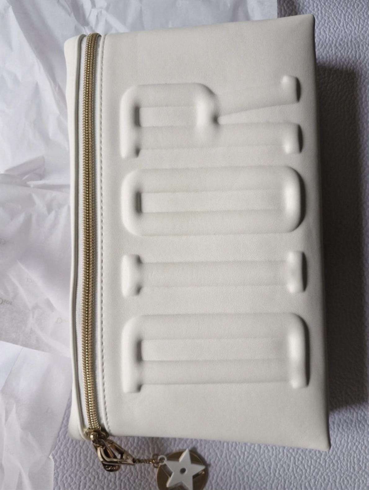 Dior kufrik a šatka