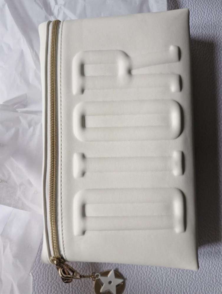 Dior kufrik a šatka