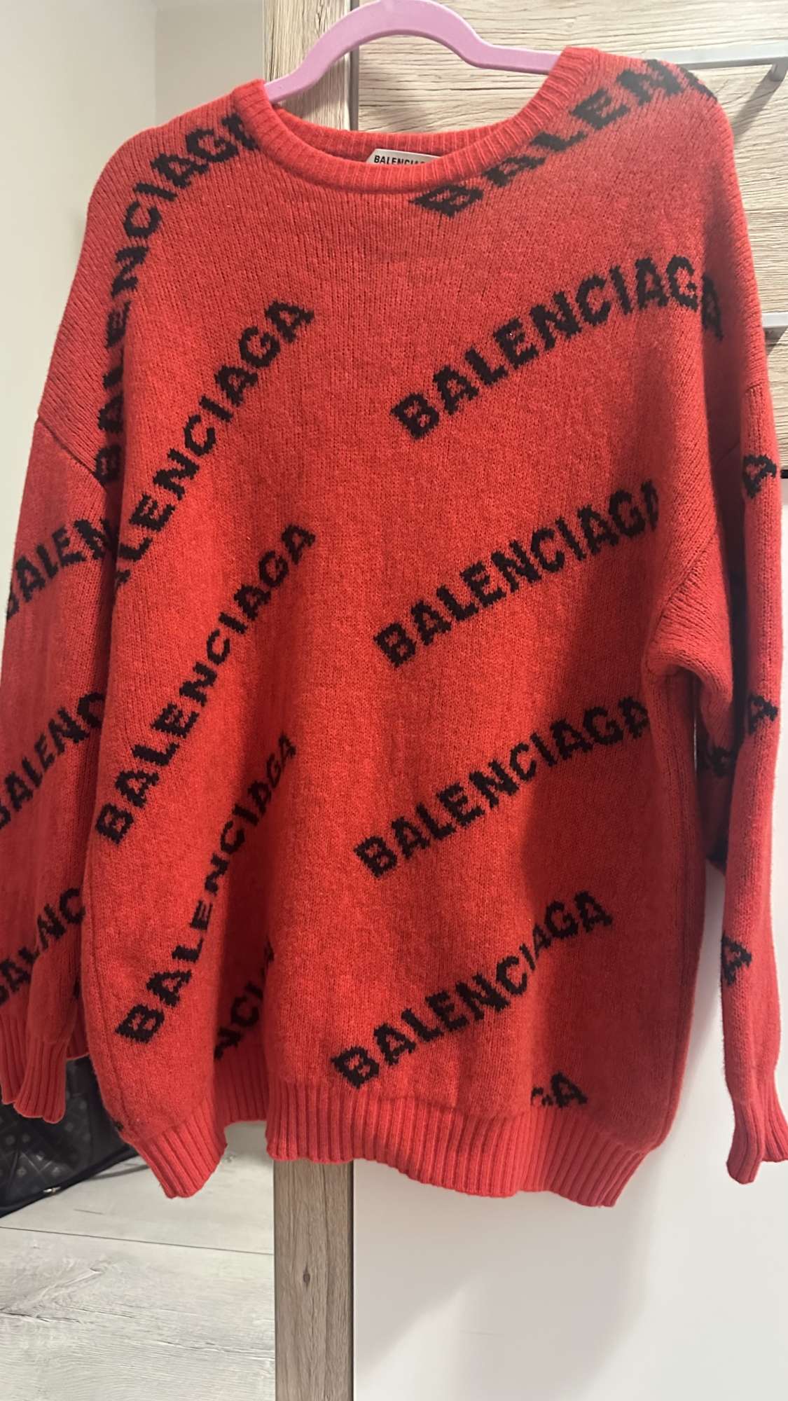 Balenciaga sveter