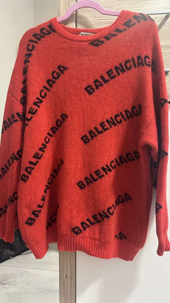 Balenciaga sveter