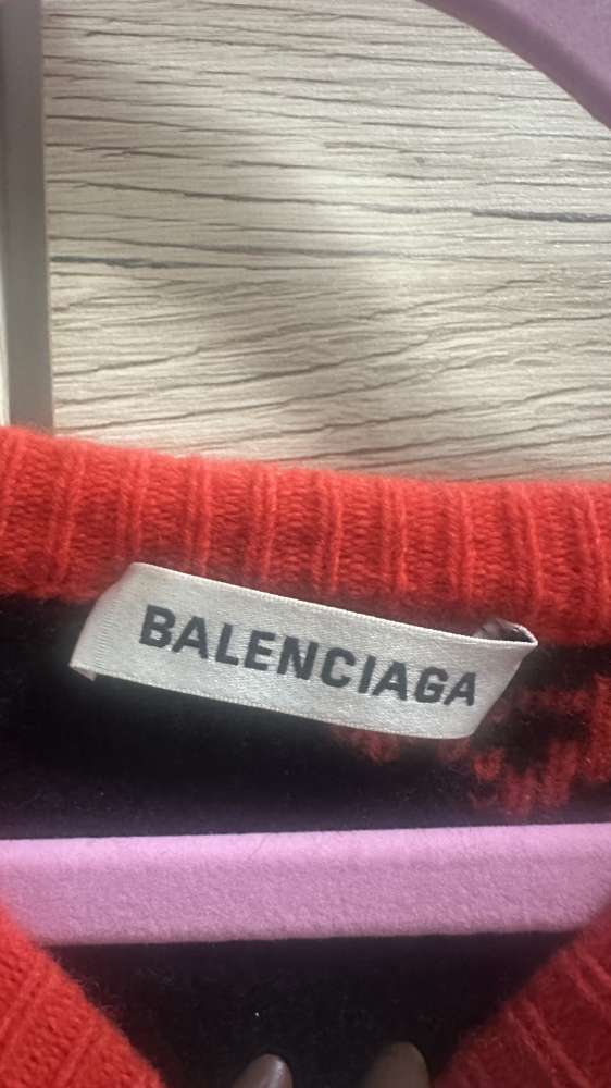 Balenciaga sveter