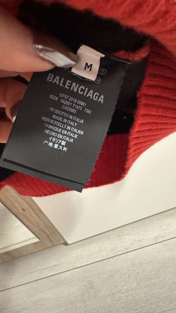Balenciaga sveter