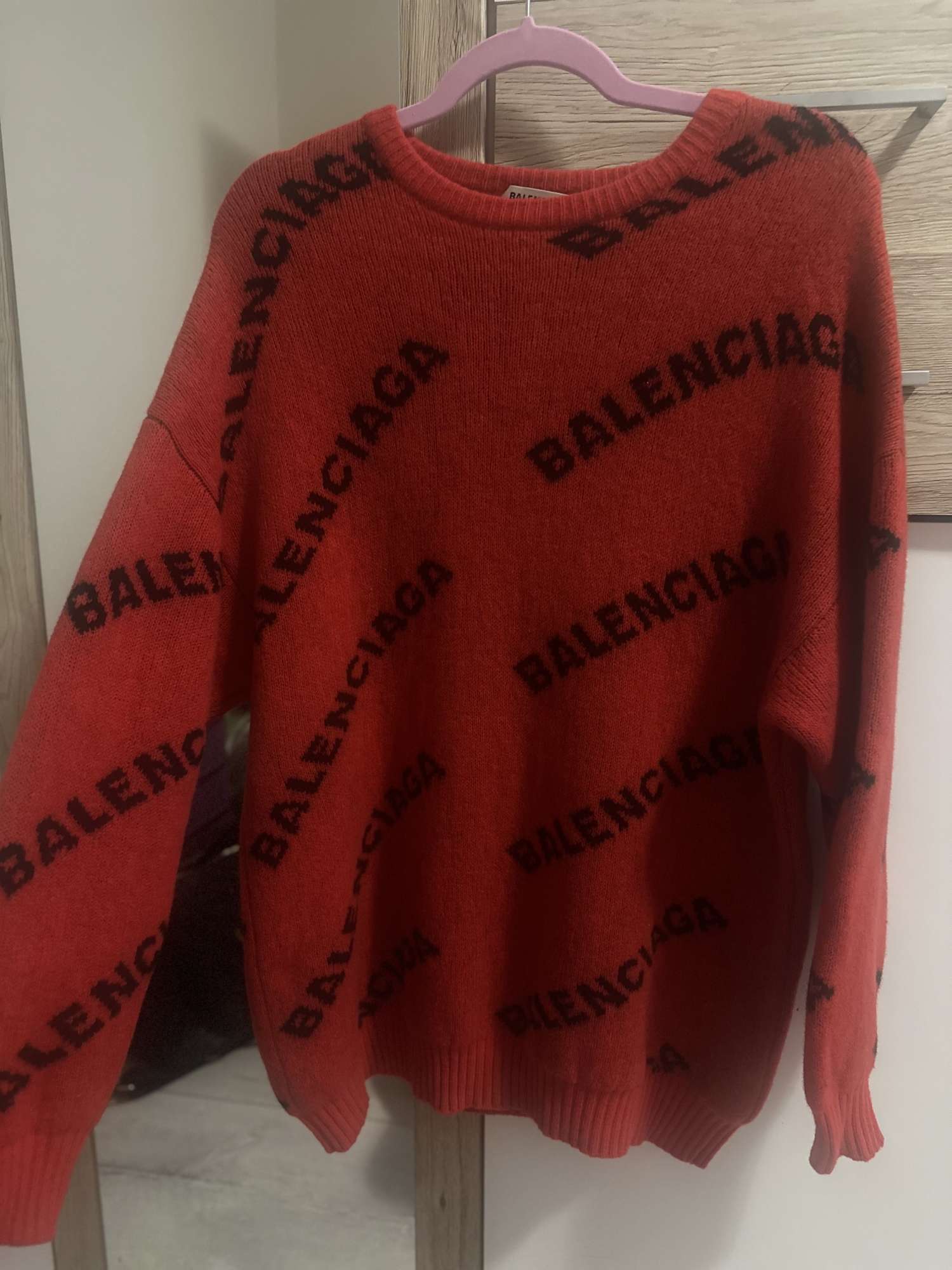Balenciaga sveter