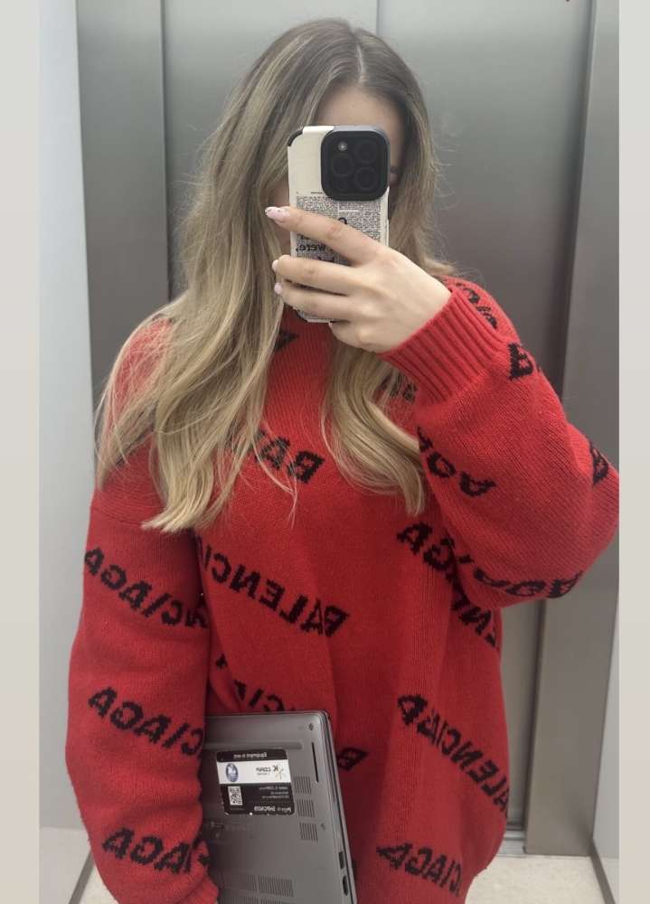 Balenciaga sveter
