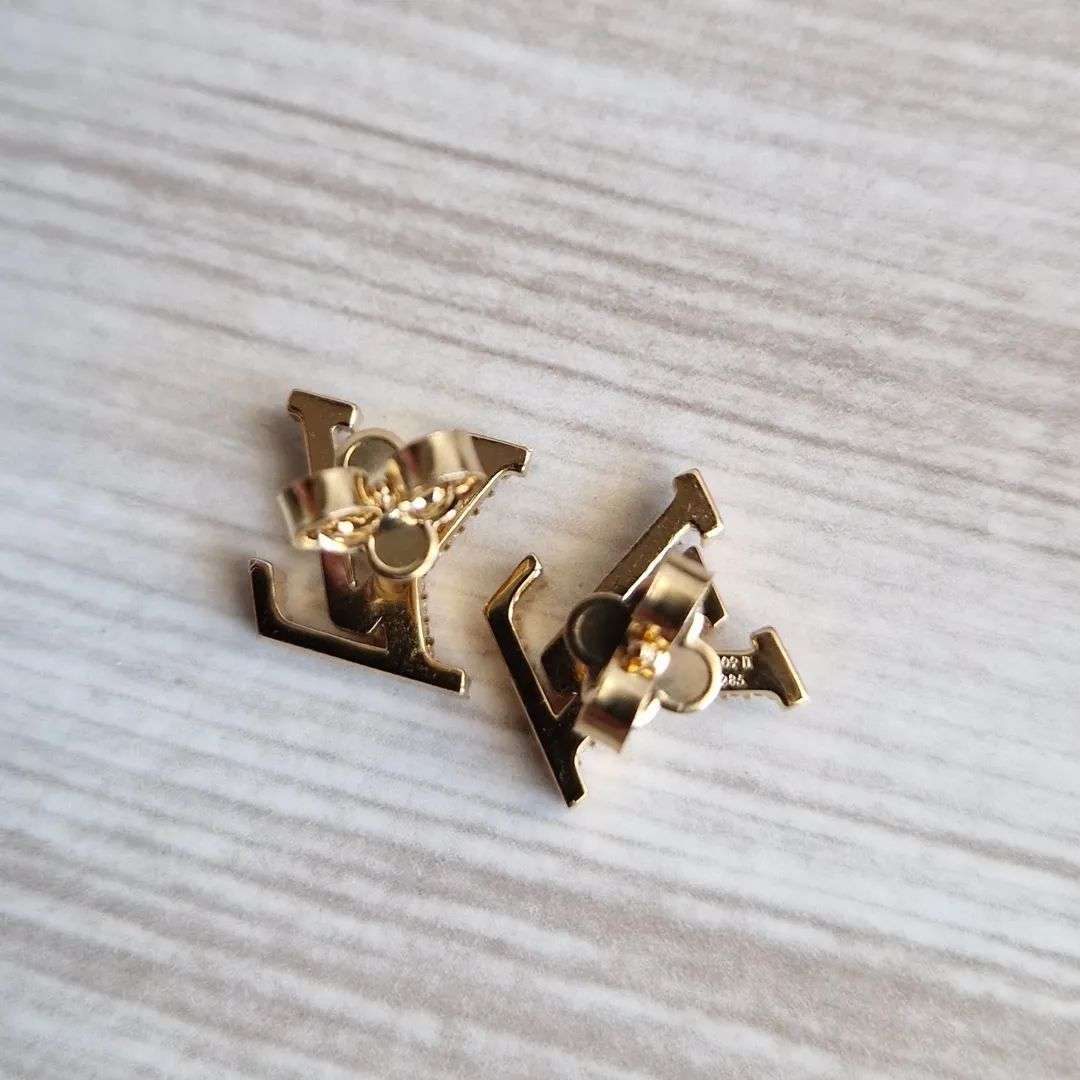 Louis Vuitton Nausnice Iconic