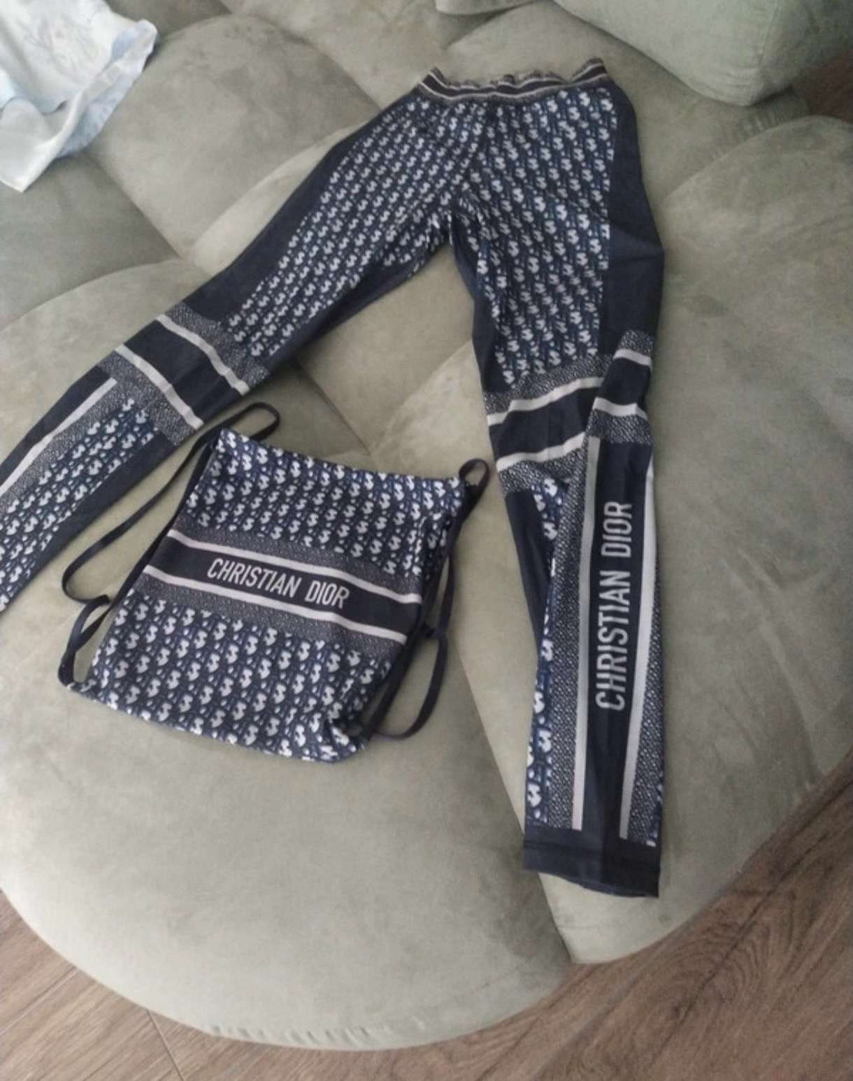 Dior set legíny a ruksak