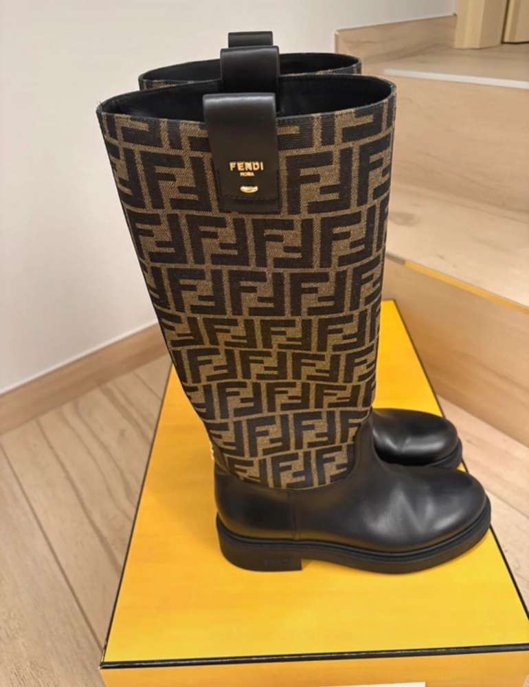 Fendi čižmy