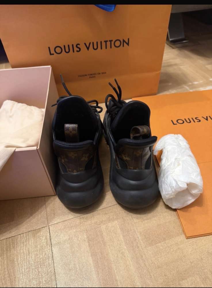 Louis Vuitton archlight