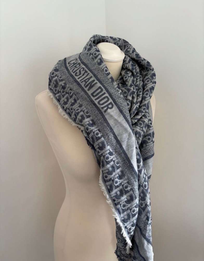 Dior šál