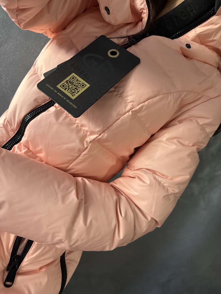 Goldbergh páperový kabát