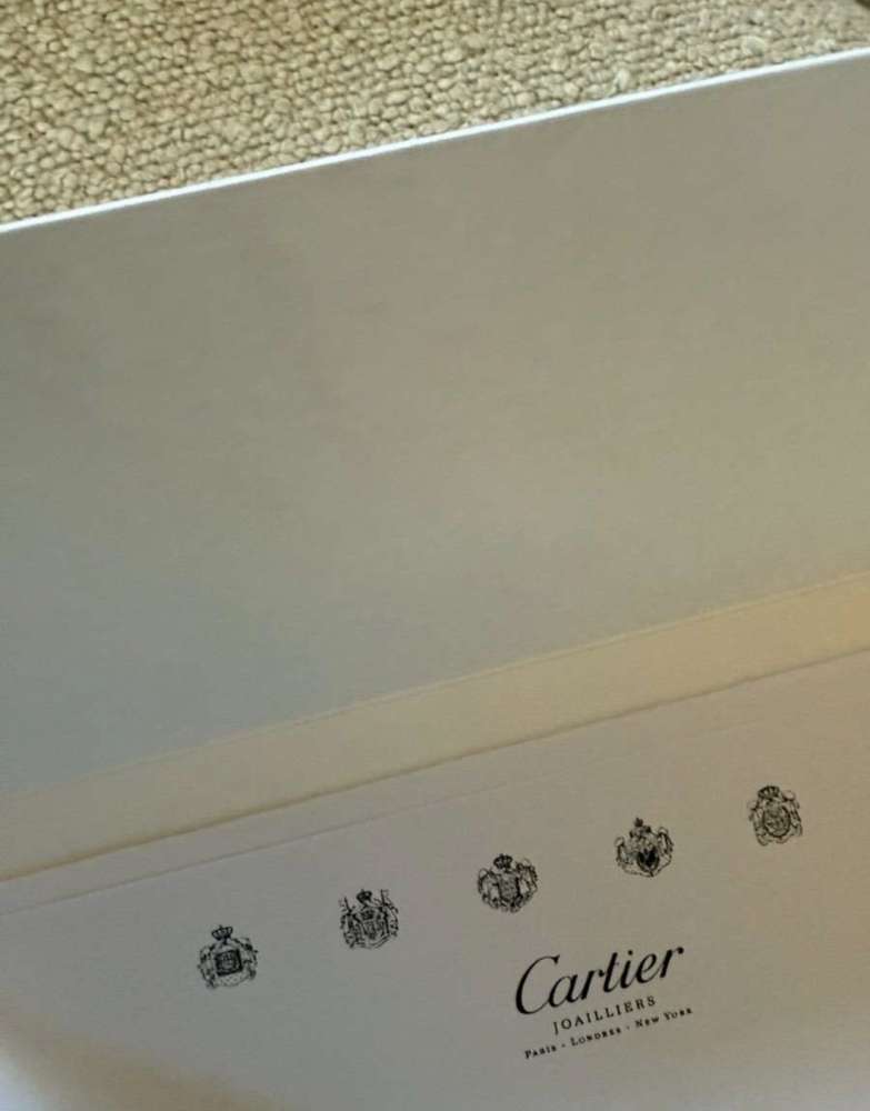 Cartiet juste un clou naramok