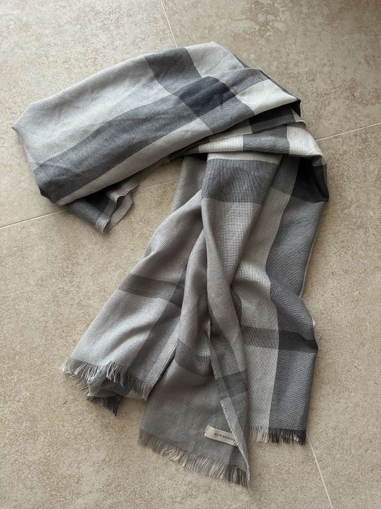 Obdlznikova satka Burberry