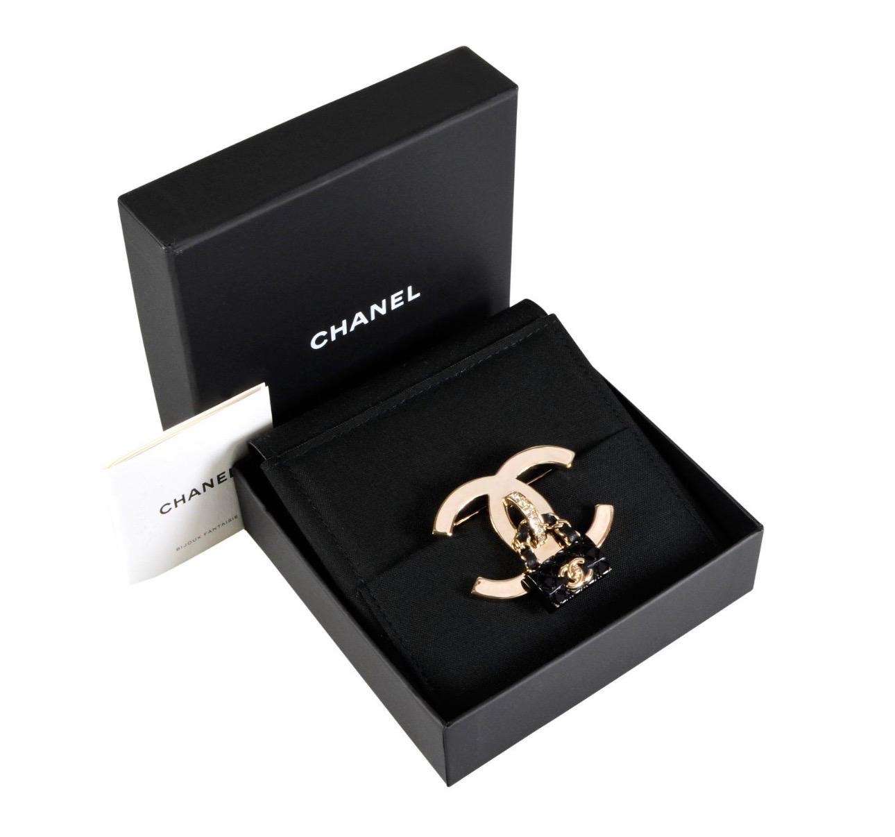 Chanel brošňa