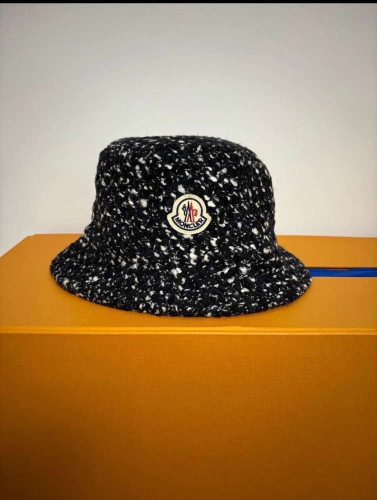 Moncler klobúk