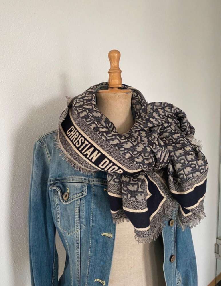 Dior šatka