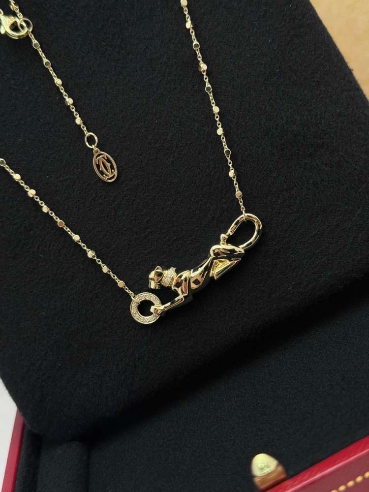 Cartier panthere pendant