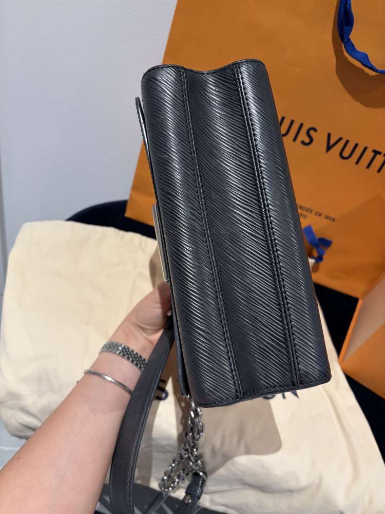 Louis Vuitton Twist MM