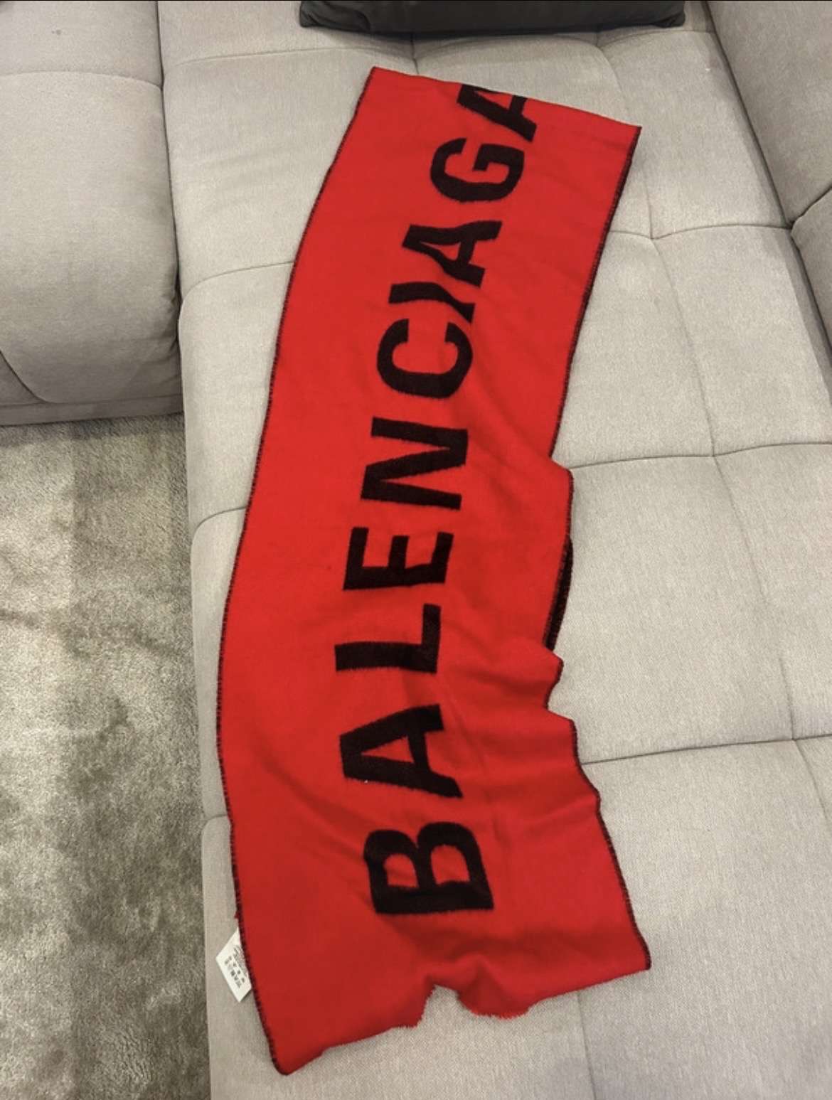 Balenciaga sal